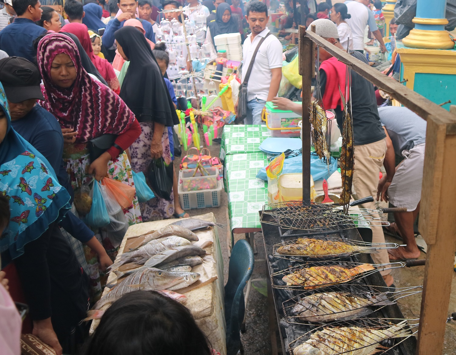 Suasana Pasar Ramadan Tanjung Uma. | Dokumentasi Pribadi
