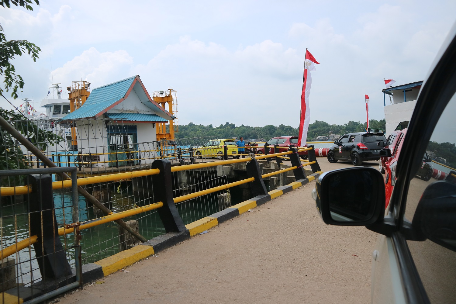 Mengantre menyebrang dari Batam ke Bintan. | Dokumentasi Pribadi